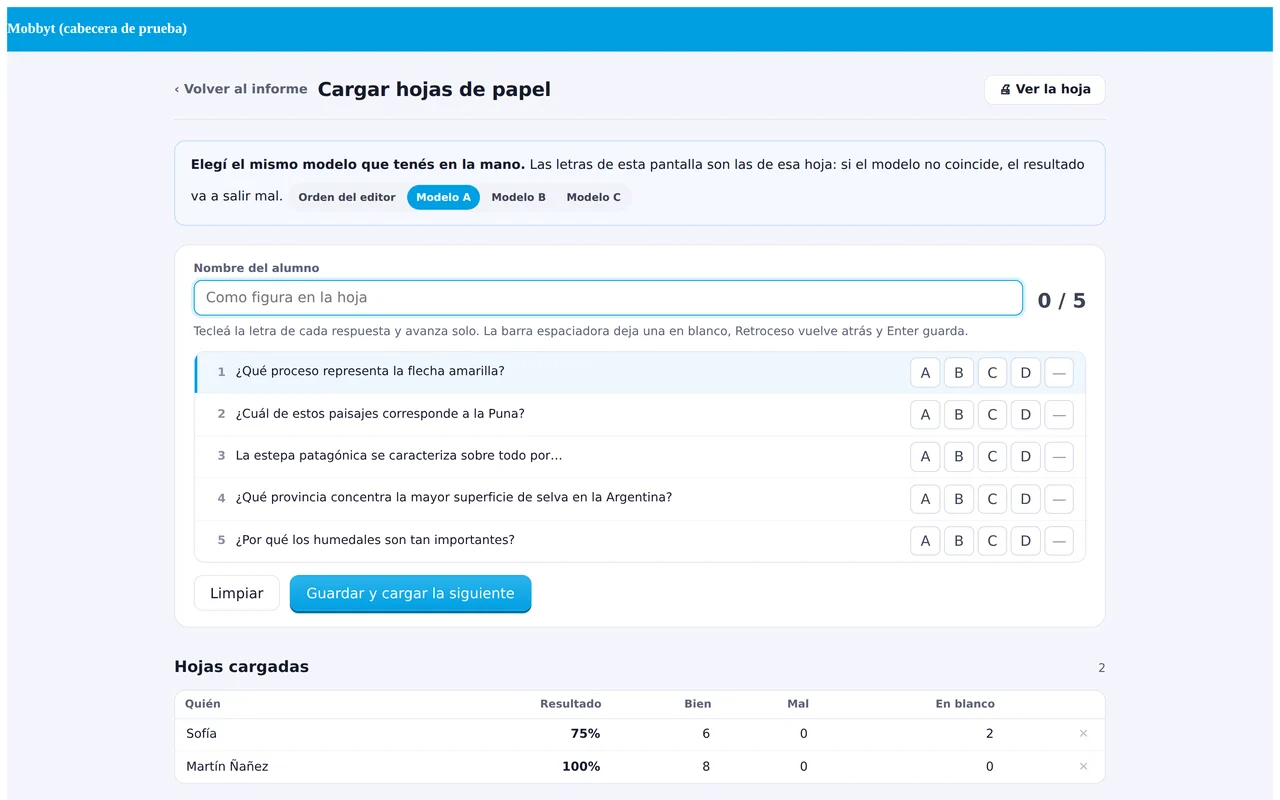 Pantalla de carga de hojas de papel: la lista de preguntas con las letras A a D para tildar y la tabla de hojas ya cargadas.