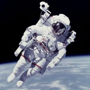 PARTES DEL TRAJE DEL ASTRONAUTA