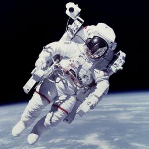 PARTES DEL TRAJE DEL ASTRONAUTA