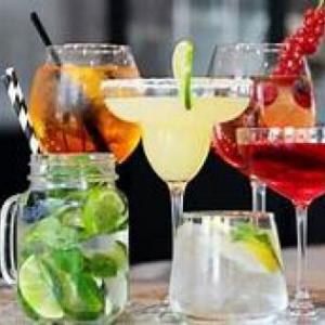 Comida chatarra y bebidas 