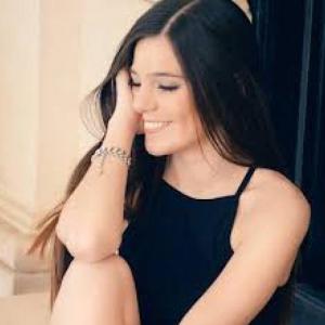 Maia De mello