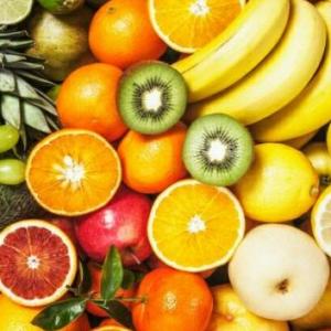 Frutas enteras y divididas
