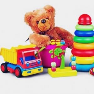 LET´S PLAY WITH TOYS!