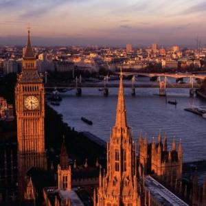 Trivia A2 Listening - Two Americans living in London