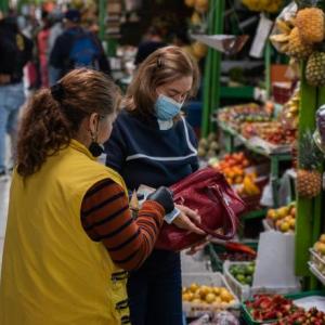 Comprando en el mercado 