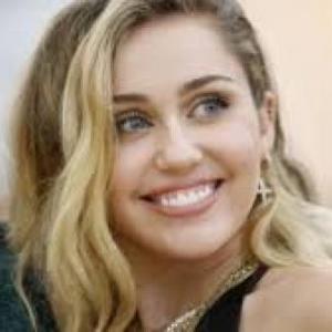 Imagen de portada del videojuego educativo: ¿Cuanto conoces a Miley Cyrus?, de la temática Cine-TV-Teatro
