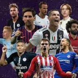 Juego de las potencia con jugadores de futbol