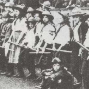 Guías y Scout en Acción