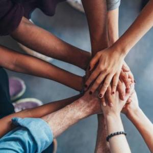 Entorno social y rendimiento académico