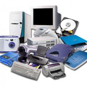 La computadora y consolas.