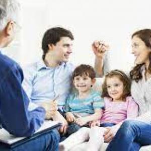 Trastornos mentales en los padres de familia.