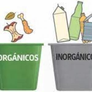 Clasifica los deshechos en organicos e inorganicps