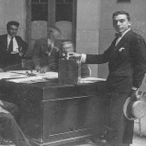LA UCR; ENTRE REVOLUCIONES Y ABSTENCIONES