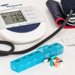 factores de riesgo en el desarrollo y complicacion de enfermedades cronicas