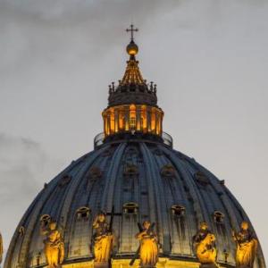 Portada del juego Duración del pontificado de los últimos 5 papas de la Iglesia. – Religión