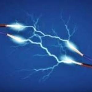 jugando con elementos electricos