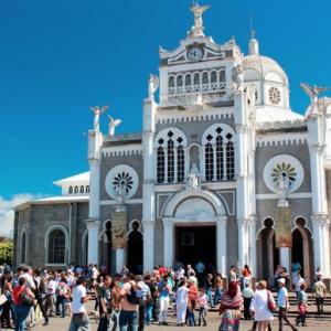 El papel de la virgen de los ángeles.
