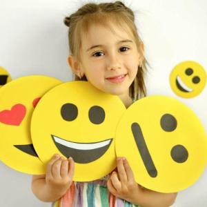 EMOCIONES Y PARTES DEL CUERPO