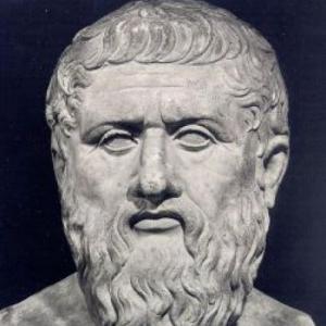Cuestionate: Platón