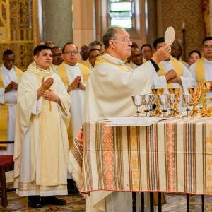 Eucaristía: raíces judías, antecedentes, liturgia
