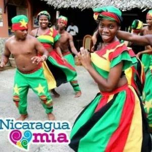 Portada del juego Trajes Folklòricos – Artes