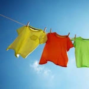 Ayudo a tender la ropa 