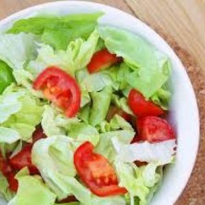 Preparo una ensalada de verduras I