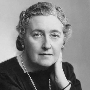 AGATHA CHRISTIE
