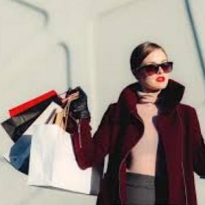 DISEÑADORES DE MODA FAMOSOS
