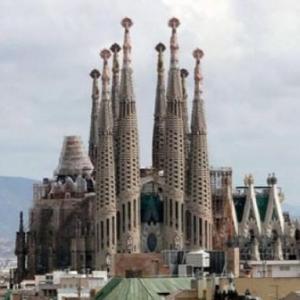 Trivia: Templo expiatorio de la sagrada familia