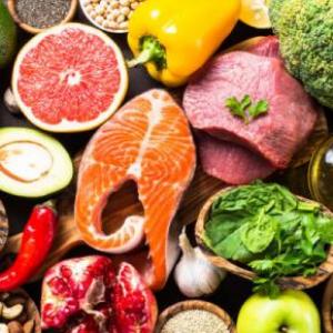 Imagen de portada del videojuego educativo: Carbohidratos, Proteínas, Lípidos y Vitaminas, de la temática Alimentación