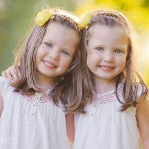 Portada del juego TWINS – Idiomas