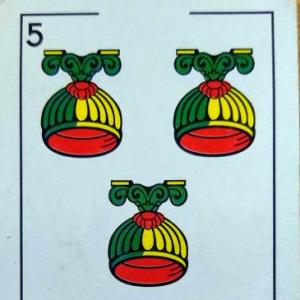 Imagen de portada del videojuego educativo: Juegos de cartas: El cinquito, de la temática Matemáticas