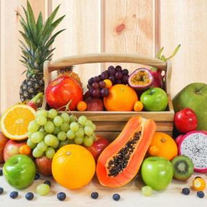 JUGANDO CON FRUTAS