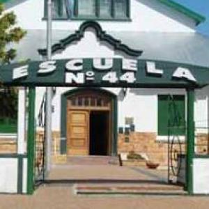 Portada del juego Escuela N°44 – Cultura general