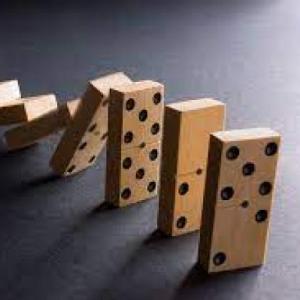 Portada del juego Cause and effect – Idiomas